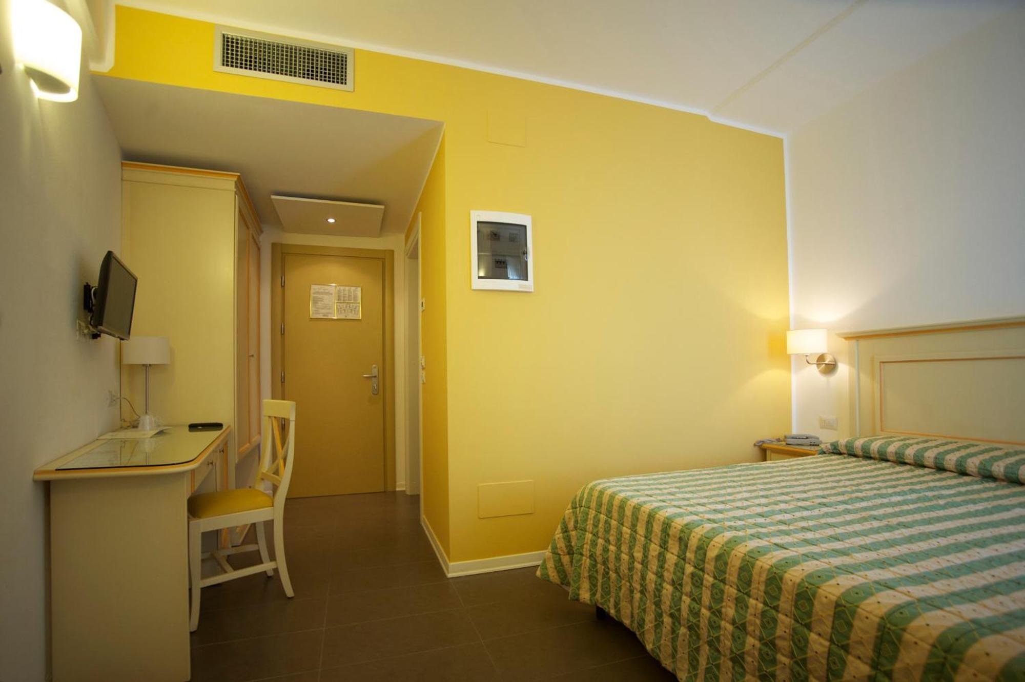 Hotel Stella Marina San Vincenzo Buitenkant foto